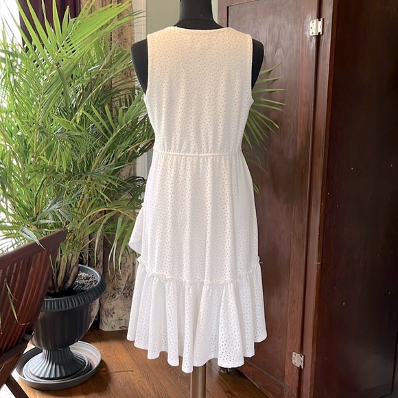 SIGNATURE Robbie Bee White Eyelet Faux Wrap Dress PS - Picture 3 of 6